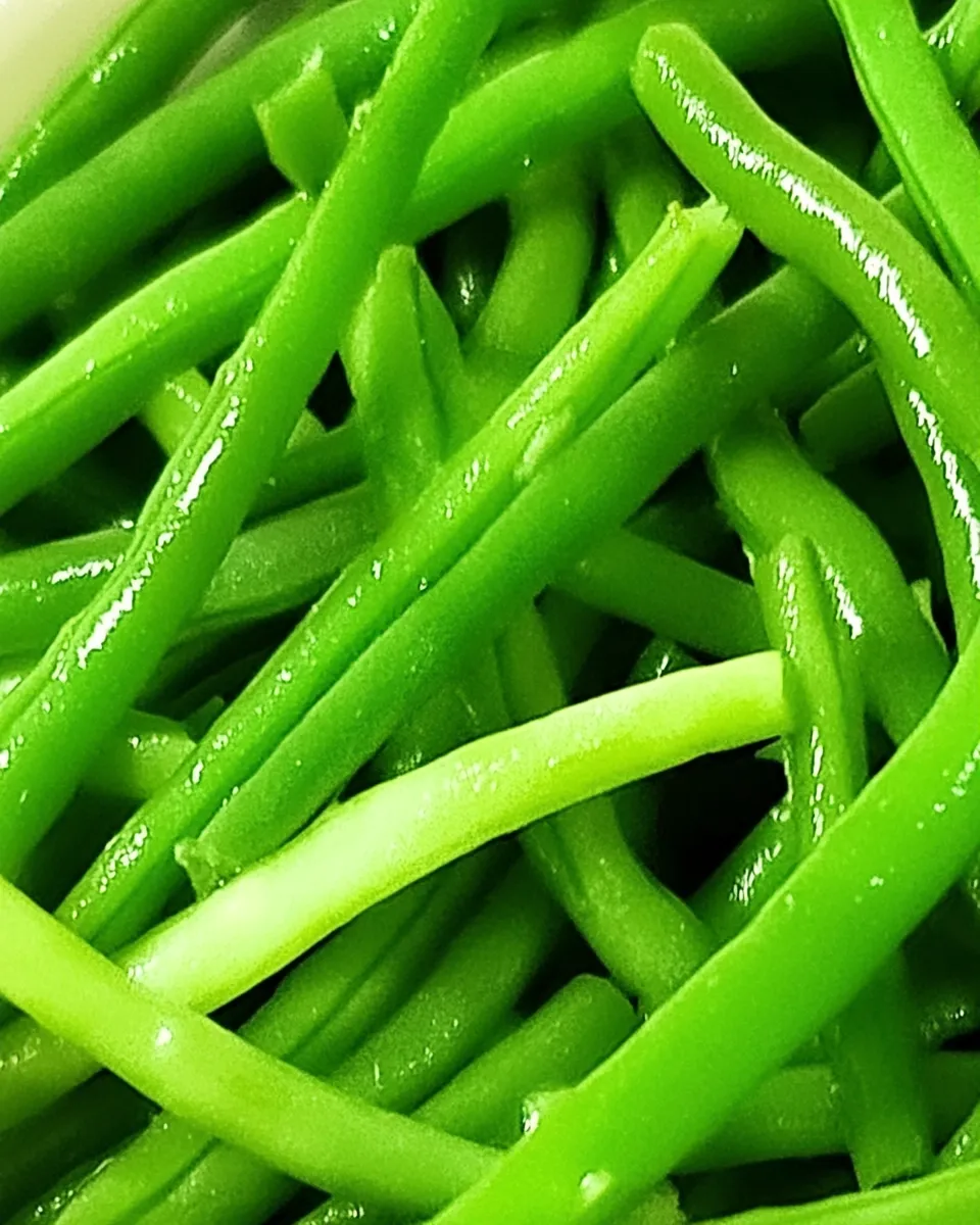 Delicious Steamed Green Beans in the Microwave shot