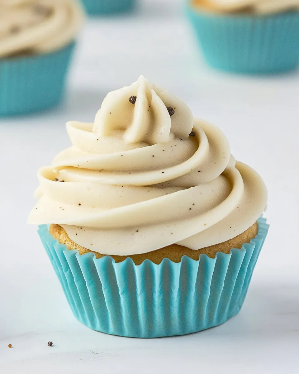 Homemade White Buttercream Icing photo