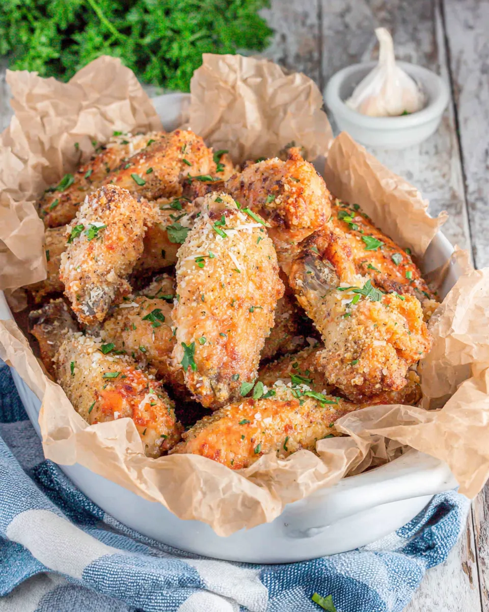 Easy Air-Fryer Garlic And Parmesan Chicken Wings food shot