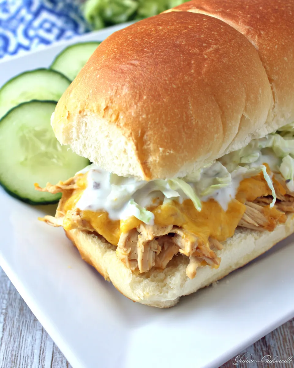 Easy Pulled Chicken Suiza Sammies food shot
