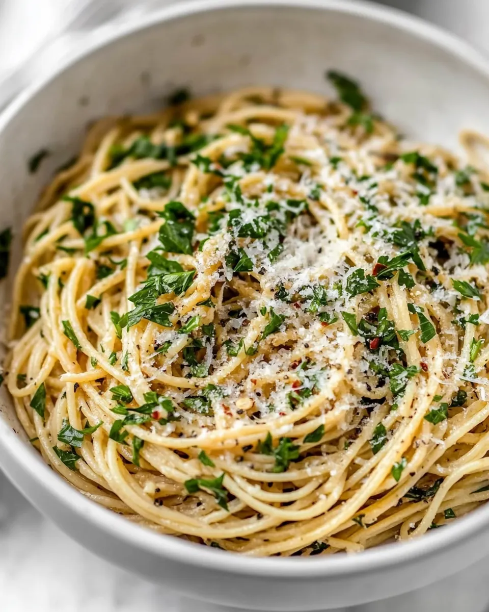 Classic Spelt Spaghetti with Parsley and Garlic Oil image